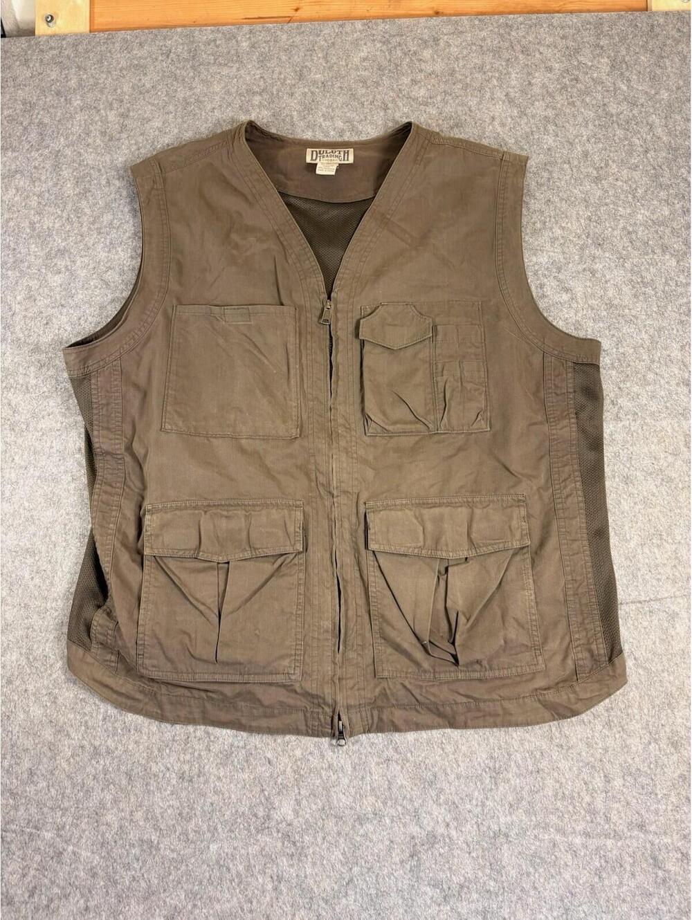 Duluth Trading Co Vest Mens XLT Brown Utility Fisherman Outdoor Pockets Zip Up